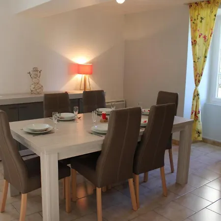 Familial Au Coeur Du Village, Animaux Admis - Fr-1-653-78 *