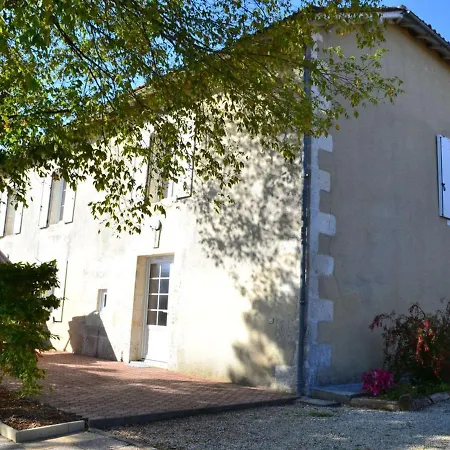 Séjour à la campagne Communal Authentique, Animaux Acceptés, 2 - Fr-1-653-78 *