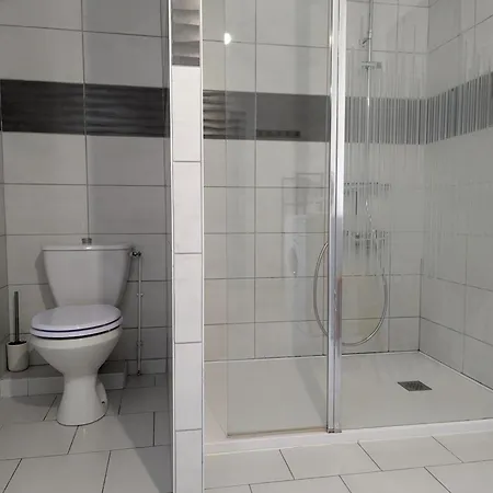 Gite Communal Authentique, Animaux Acceptes, 2 Chambres - Fr-1-653-78 بيت للعطل *