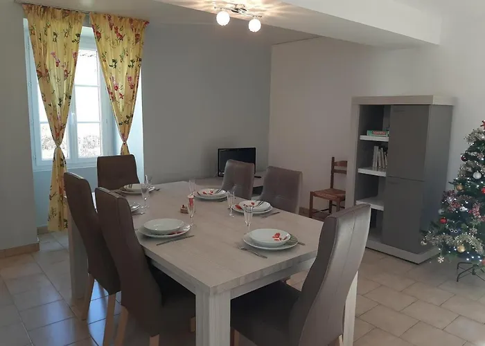 Familial Au Coeur Du Village, Animaux Admis - Fr-1-653-78 Holiday home Salles-Lavalette