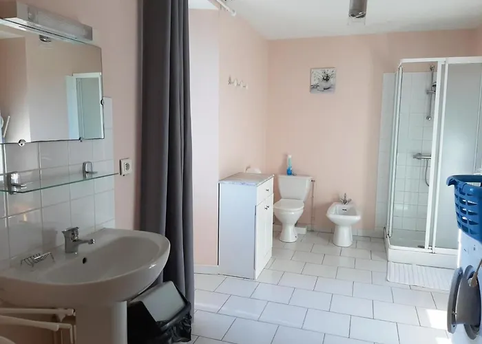 Familial Au Coeur Du Village, Animaux Admis - Fr-1-653-78 Salles-Lavalette